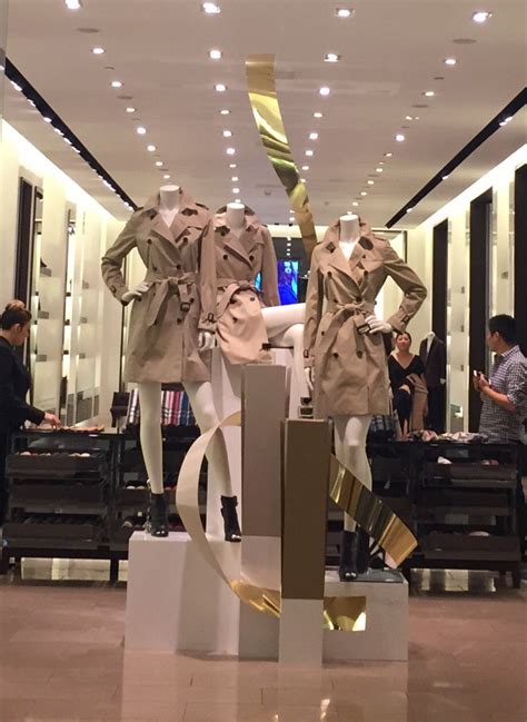 burberry visual merchandising 2019|Burberry: Visual Merchandising .